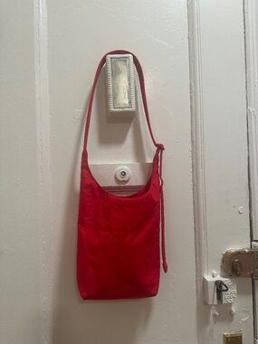 BAGGU - Small Nylon Sling Candy Apple